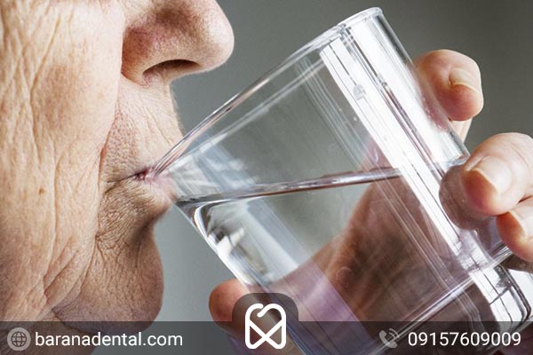 تاثیر افزایش سن بر خشکی گلو و دهان